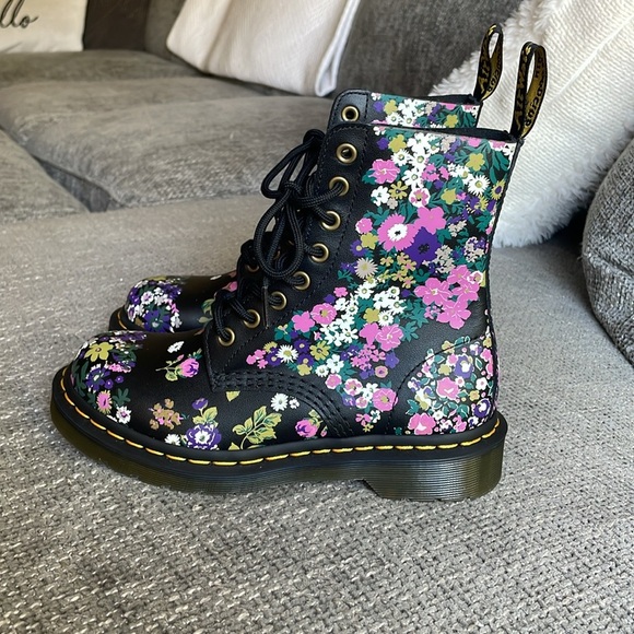 NWT DR MARTENS Vintage 1460 Boots! - Picture 9 of 15